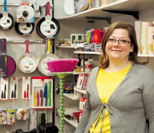 Gut sortiert Nadja Neßler berät die Kunden von „Bäsa & meh” fachkundig.