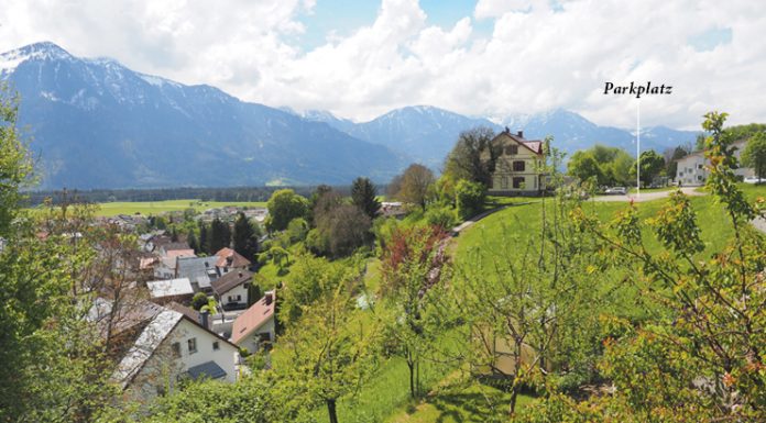 SPANNEND & LEHRREICH Schöne Aussicht auf den Walgau - An diesem Standort stand früher eine Spinnerei, in der viele Menschen der Region Arbeit fanden. Familien können am neuen Lehrwanderung in Thüringen den Spuren der Industrialisierung nachgehen.