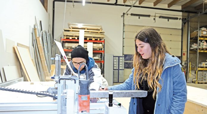 Gemeinsam stark für die Lehrausbildung in der Walgau Region Nacht der Ausbildungsbetriebe bei der Firma Preite Verputz und Trockenbau.