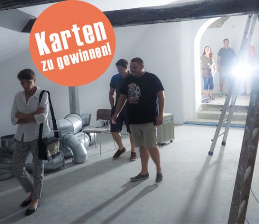 Das Lampenfieber steigt Beim Fotoshooting Anfang August war das „Kellertheater im Walgau” schon fast fertig...