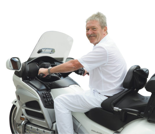 Visite auf goldenen Flügeln