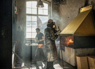 Feuriges Zusammenspiel an der goldenen Esse