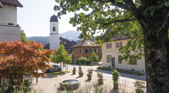 Dorfrundgang ins Bunte