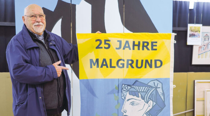 Satteins zeigt Flagge für die Kunst